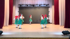 Танцевальный коллектив «АнтрЭ» средняя группа 9-10 лет . Танец «Горох»