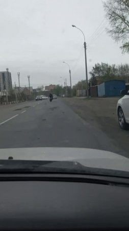Питбайкеры на перекрестке Некрасова и Чертыгашева