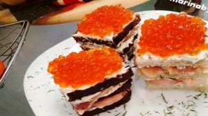 Слоеные бутерброды с креветками и икрой