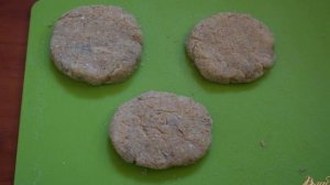 Необычные куриные биточки в кляре