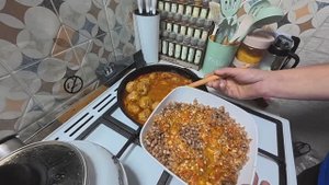 Пошёл снег, включили отопление.  Готовлю обед и ужин.