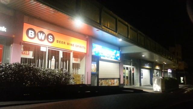 Crossdresser in public - very short skirt смотреть онлайн