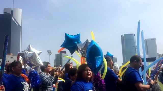 Парад родителей школьных выпускников 2017 Colegio San Agustin смотреть онлайн