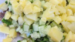 Салат мясной с яичными блинчиками