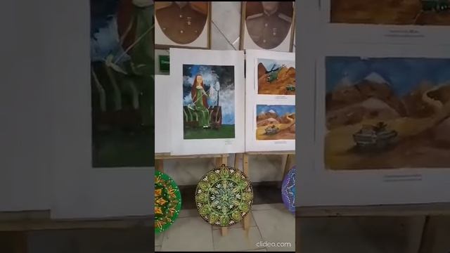 Выставка работ ИЗО. К районному фестивалю народного творчества "Семья -ключ к счастью"