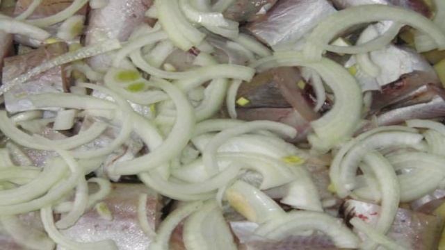 Минтай запеченный с картофелем