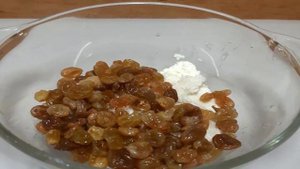 Лаваш с творогом и изюмом