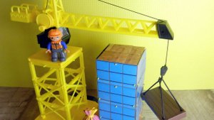 Мультик про подъемный кран. Строительная техника для детей. Строим дом