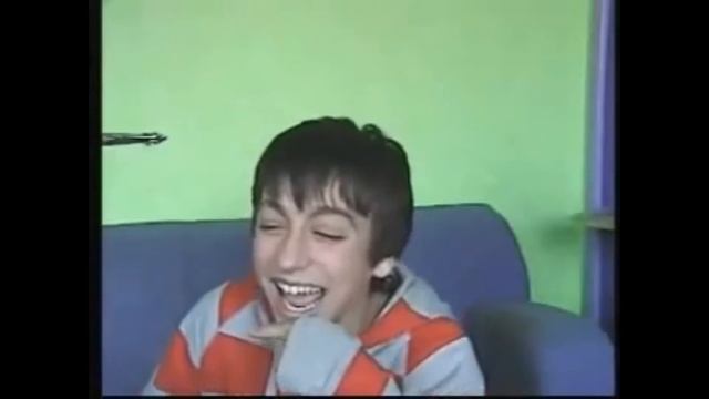 Прикольный смех пацана смотреть онлайн