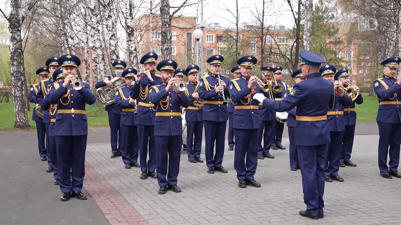 В Кемеровской области устроили концерт для ветерана Великой Отечественной