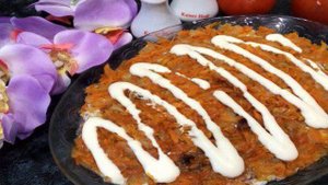 Салат с сайрой, луком, морковью и рисом