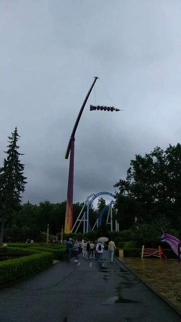 В парке аттракционов ✌︎ | Диво Остров ♡︎ | #дивоостров #паркаттракционов #развлечения смотреть онлайн