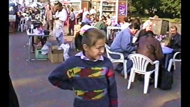 Прогулка Насти П. по ВДНХ, 1994 г смотреть онлайн