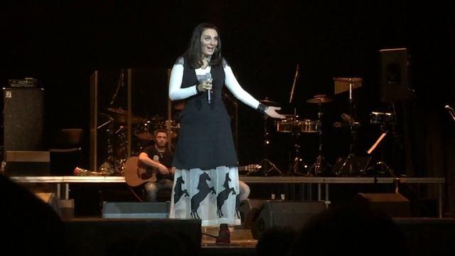 Елена Ваенга - Разговоры, Радуйся. Владивосток 29.10.16 смотреть онлайн