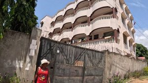 ПОДБИРАЕМ АФРИКАНСКОЕ ЖИЛЬЁ в МТВАПА / ТЁТЯ ПОКИДАЕТ Нас КЕНИЯ