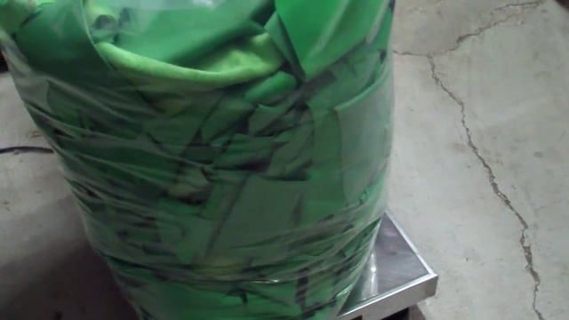 АЕ095   Обрезки кожи зеленые   Leather scraps, green colour