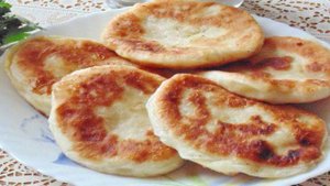 Тонкие лепешки с гороховым пюре