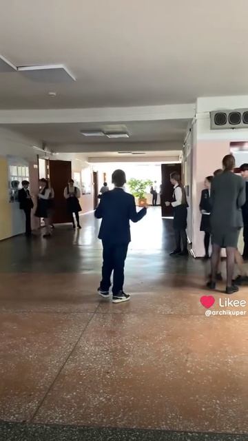 жизнь это повод сидеть с бротоном