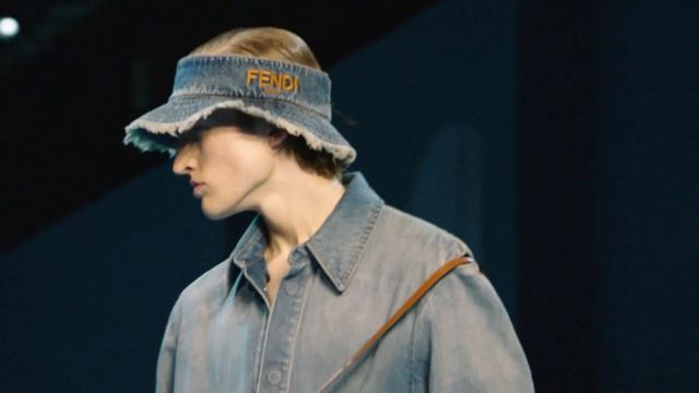 Показ мужской коллекции Fendi весна-лето 2023