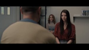 Ты так старалась от нас сбежать, а теперь пришла навестить.  Ты такая странная - Стекло для ВП