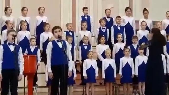 "Марш нахимовцев" солисты-Николин Сергей, Макогоненко Арсений. Мл.хор "Огонек" ДМШ2 смотреть онлайн