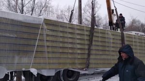 Выгрузка сэндвич панелей клиенту