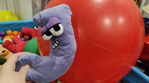играем в мягкую английскую игрушку для детей букву алфавит лор J, детский алфавит лора, lore