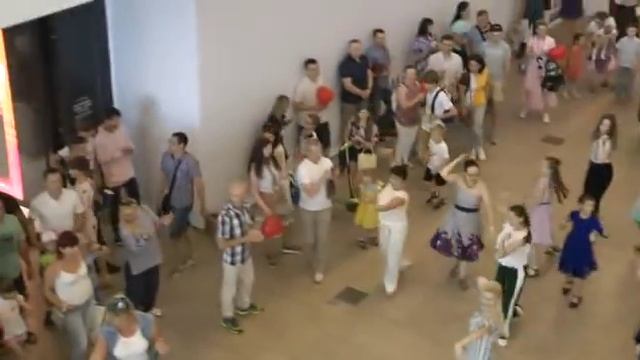 Флешмоб Галерея Минск 09 06 2019