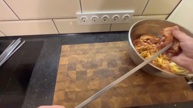 Ребра на мангалі соковиті готуємо смачно і просто з Вадим Степаненко смотреть онлайн