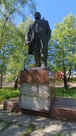 Одинокий Ленин в киевском районе Донецка