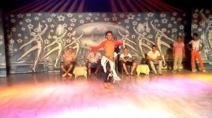 танец туристов