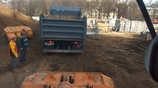 Работа на погрузчике. АМКОДОР 332с. смотреть онлайн