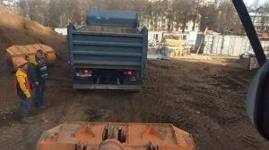 Работа на погрузчике. АМКОДОР 332с.