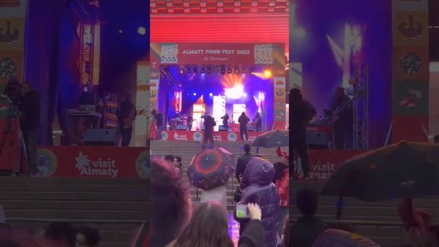 Выступление с группой ICE CREAM на FOOD FEST ALMATY 2022 смотреть онлайн