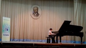 П.Чайковский "Немецкая песенка" из Детского альбома,  Р.Шуман "Смелый наездник"