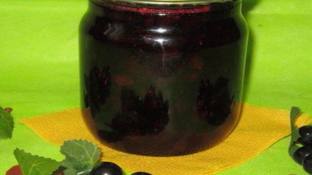 Быстрое варенье из черной смородины