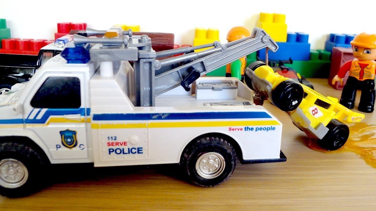 Игрушечные машинки и липкая история. Эвакуатор идет на помощь смотреть онлайн