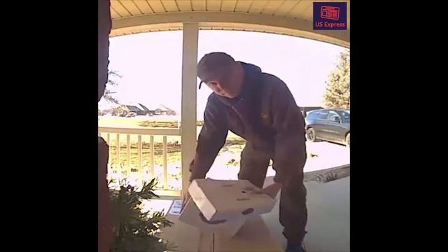 UPS driver busts a move and singing Drake for doorbell camera смотреть онлайн