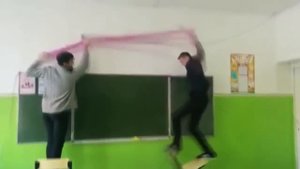 Школьник сломал доску в школе! 2022