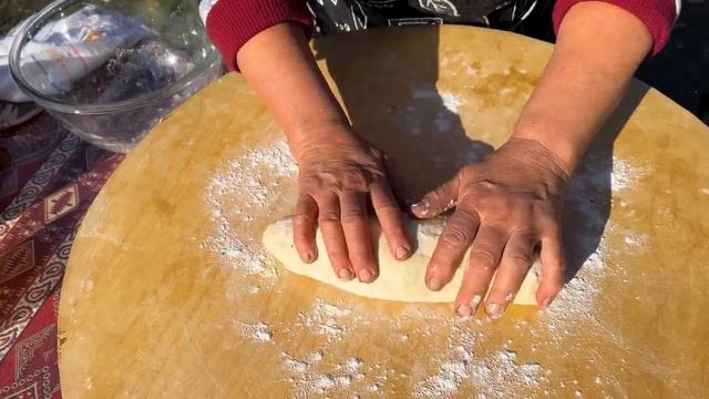 МЯСНОЙ ПИРОГ БОРЕК В УЮТНОЙ ДЕРЕВУШКЕ Азербайджанская Кухня Деревенская Кухня  Рецепты