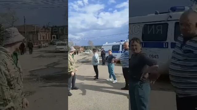 Под Барнаулом (Анисимово) местные жители вышли против беспредела цыган.