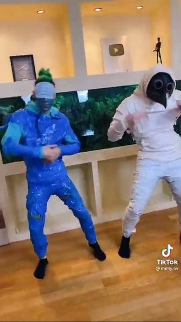 косплей на амонг ас милс кел