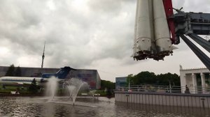 На ВДНХ любуемся 👉космическим кораблём Восток.