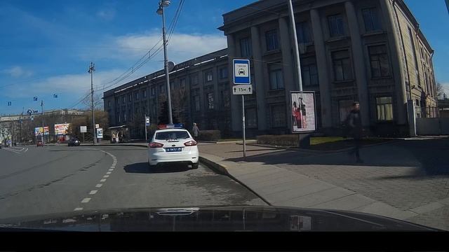 Сутки в Отделе Полиции за непристегнутый ремень смотреть онлайн