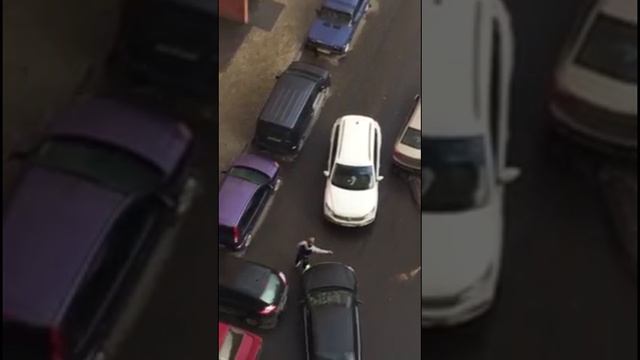 ЖЕНЩИНА за РУЛЕМ...  #улетноевидео #смешно #шутники #приколы #юмор #шутки #юморина #смех #женщина
