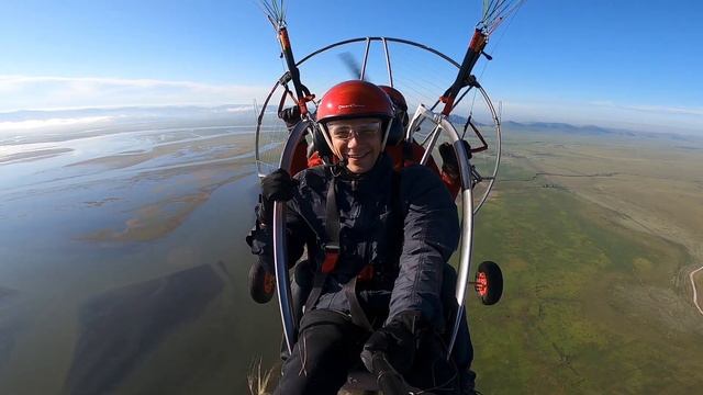 Полет на паралёте возле КВХ. Б.Куня, Оглахты, Тепсей с высоты птичьего полета смотреть онлайн