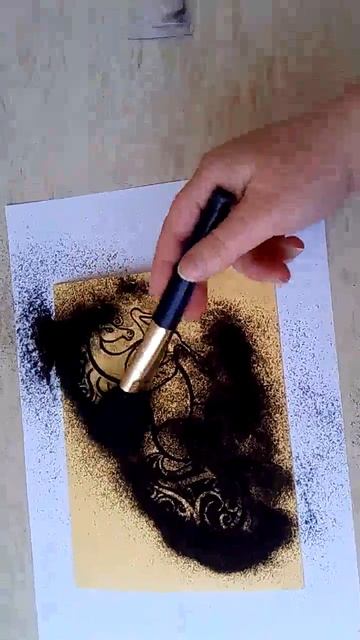 Рисуем лошадь цветным песком(2)