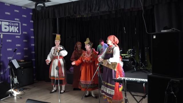 Фольклорный ансамбль "Рось"