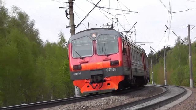 Электропоезд ЭД4М-0036 с сообщением Поварово-ll - Детково.