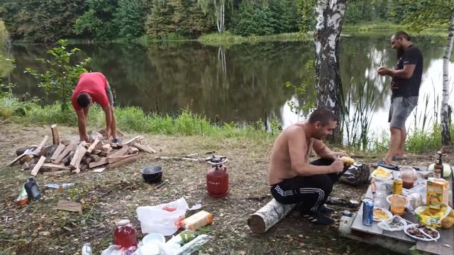 Блогеры Ютьюба на пруду за 500 р за сутки Литвин - Гордей и Академик😂